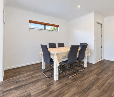 4-Bedroom Townhouse in a Convenient Location - Photo 3