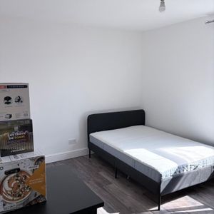 Room in a Shared House, Blenheim Street, BS5 - Photo 2