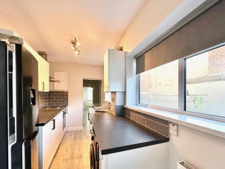 2 bedroom terraced house to rent - Photo 5