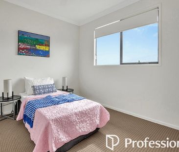 Spacious Modern Family Home - Photo 5