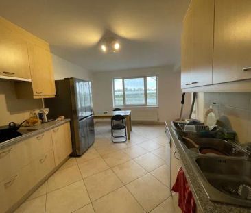 Sfeervol, gezellig en ruim appartement met 3 slaapkamers gelegen te... - Foto 2