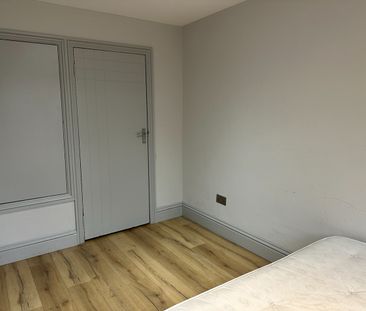 Bedsit, Ashbourne Court, E5 - Photo 5