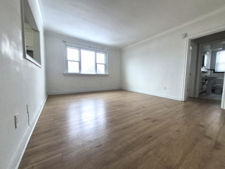 For Lease - 2905 St Clair Avenue Unit# 12, Toronto, Ontario - Photo 5