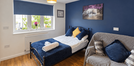 1 bedroom in a house share to rent - Photo 2