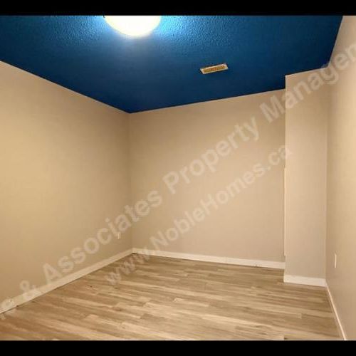 8XX Baker Drive DOWN-803 Coquitlam - Photo 1