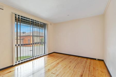 Neat & Convenient Living in Noble Park - Photo 3