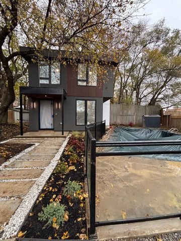 For Lease - 19 Rensburg Drive, Toronto, Ontario - Photo 4