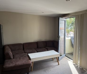 Spacious 2-Bedroom Apartment with Utility Room – Water & Power Incl... - Photo 6