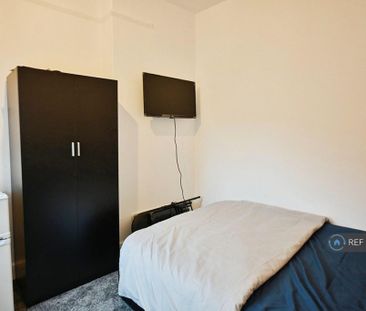 1 bedroom in a house share to rent - Photo 6