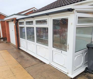 3 bedroom detached bungalow to rent - Photo 6