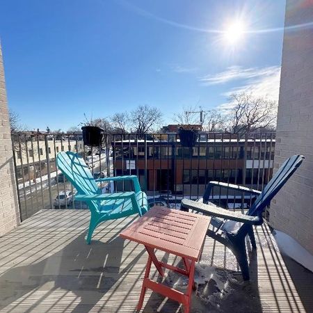 Grand 4 1/2 semi-meublé de type condo à Villeray - Photo 4