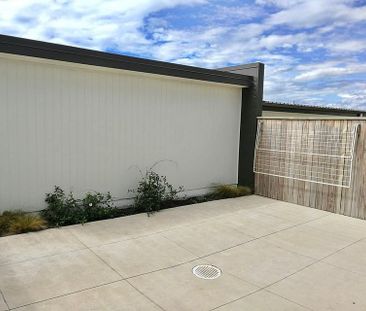 3 Bedrooms and Double Car Garage in Ormiston - Photo 4