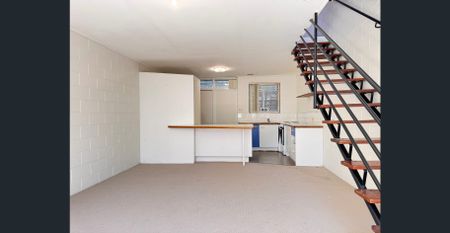 2 Bedroom Unit in the heart of Broadbeach - 3 months lease only - Photo 2