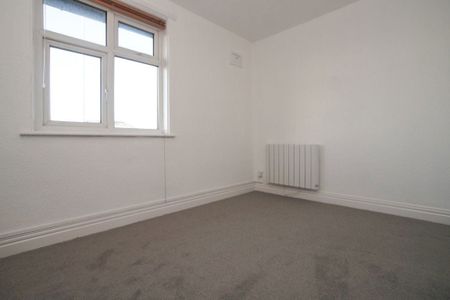 Flat in London Road, Carlisle - Photo 2