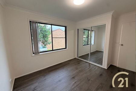 Renovated 3 Bedroom Townhouse&excl; - Photo 3