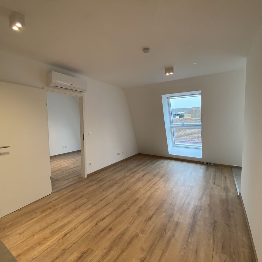 Schöne DG Wohnung in der Senefeldergasse mit Klimaanlage. Bitte nur schriftliche Anfragen. - Photo 1