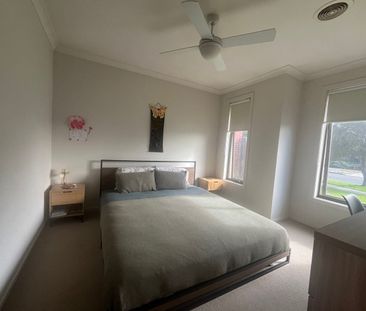 SPACIOUS FOUR BEDROOM HOME! - Photo 4