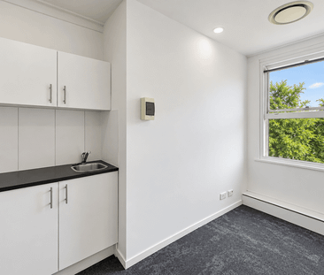 Newly Renovated Studio in Ideal Location - Photo 2