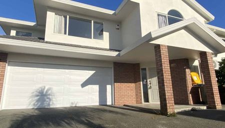 5 Sunny and warm family home in Hillcrest - Photo 3