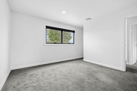 Contemporary Townhouse - Two Bedrooms, Two Bathrooms - Photo 2