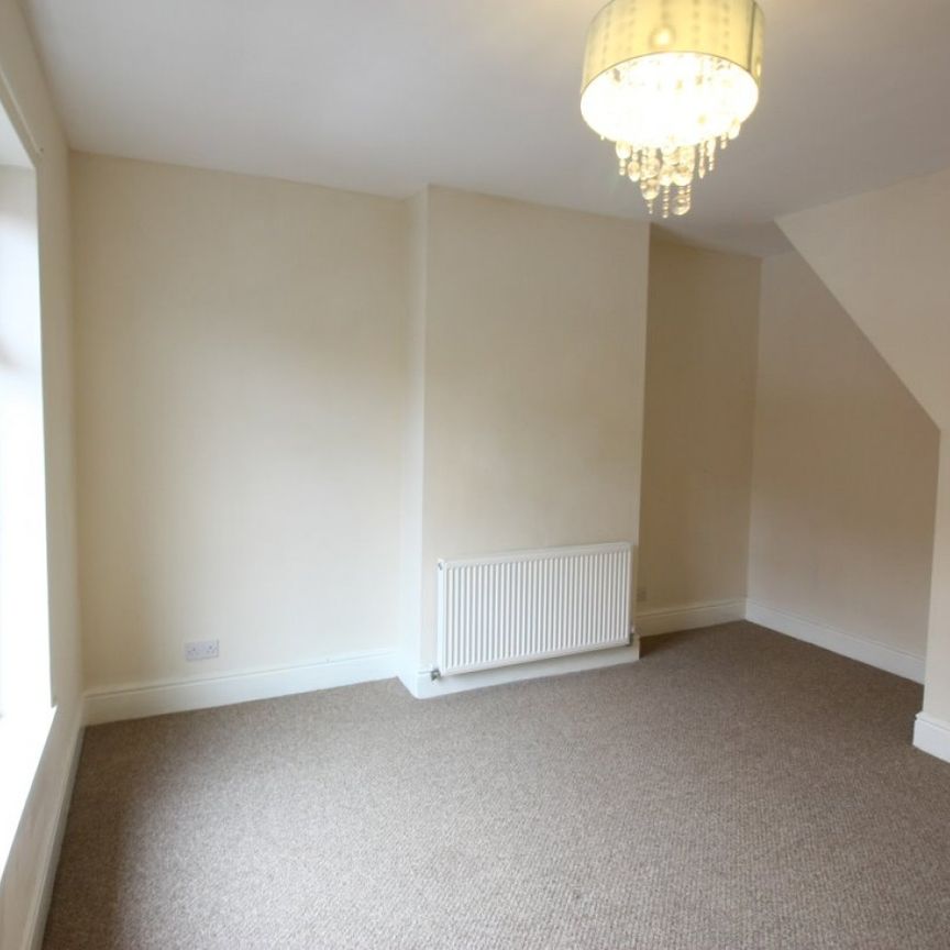 3 bed Terraced - To Let - Photo 1