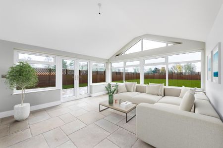 5 bedroom detached house to rent - Photo 2