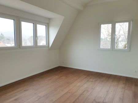 moderne und grosszügige Dachwohnung - Photo 2