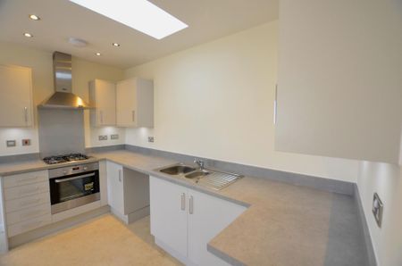 2 bedroom coach house to rent - Photo 5