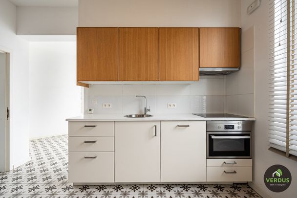 Lichtrijke gerenoveerde hoekwoning te Gent - Foto 1