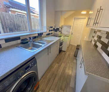 3 bedroom terraced house to rent - Photo 3