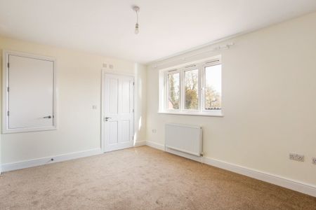 3 bedroom detached house to rent - Photo 5