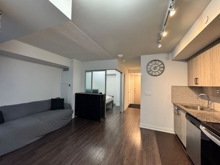 For Lease - 20 Meadowglen Place Unit# 533, Toronto, Ontario - Photo 3