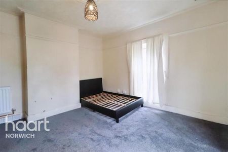 House share to rent - Photo 2