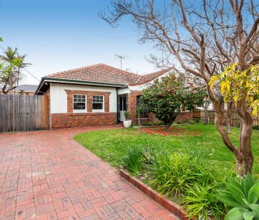 FAMILY HOME WITH CHARM - Photo 2