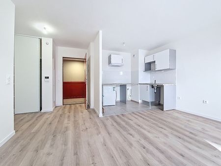 Apartment - Photo 2