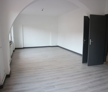 Location Maison 5 pièces 122m² - Photo 2
