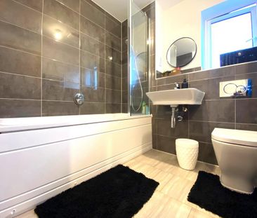 3 bedroom semi-detached house to rent - Photo 5