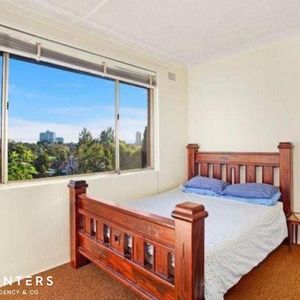 One Bedroom Unit - Walk To Parramatta CBD - Photo 2