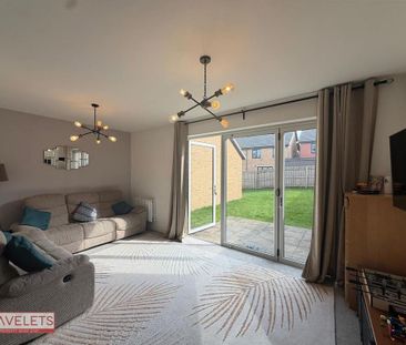 4 bedroom semi-detached house to rent - Photo 1