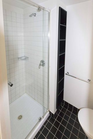 Modern & Stylish Fully Furnished 1 bedroom Studio Apartment - Photo 5