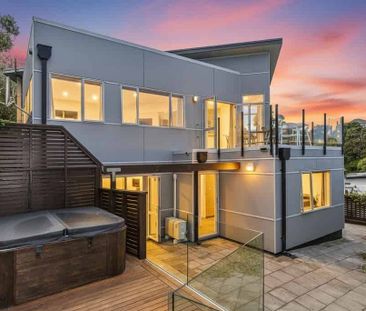 Spacious sunlit 3 bedroom home with stunning views - Photo 5