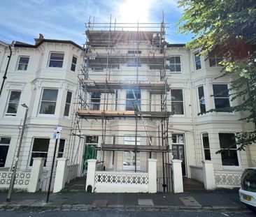 3 bedroom flat to rent - Photo 6