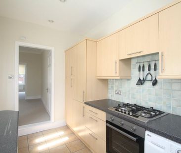 2 bedroom terraced house to rent - Photo 4