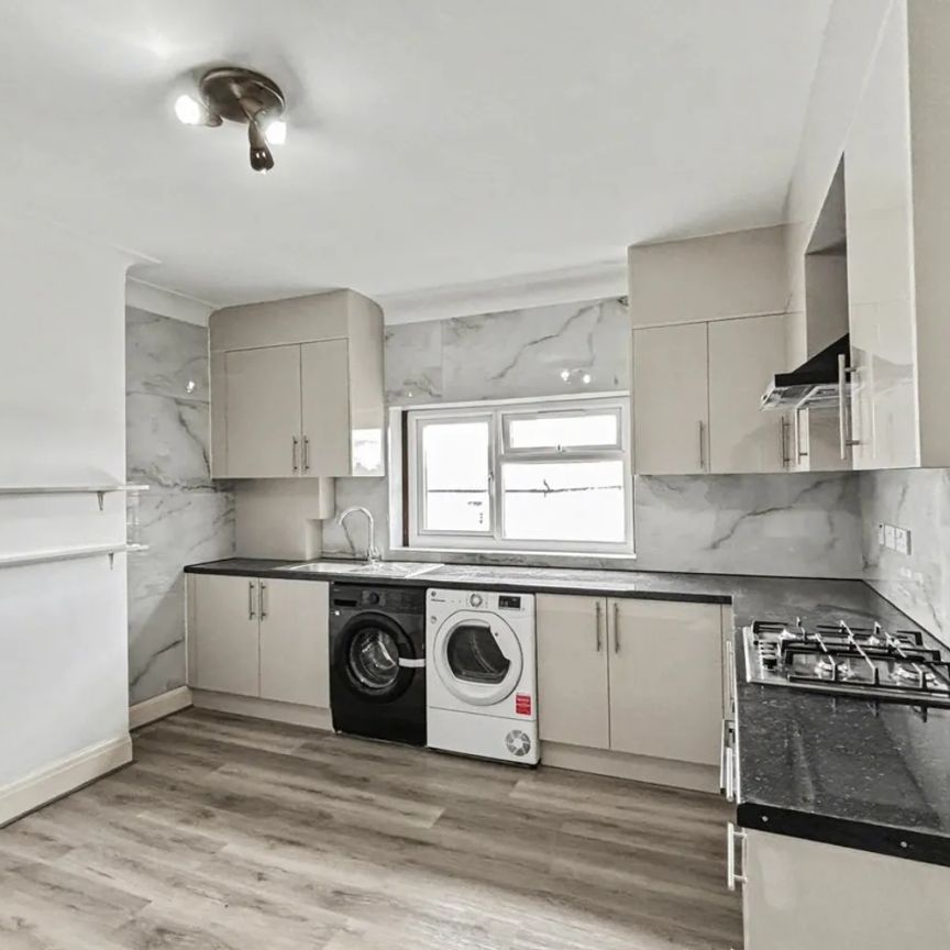 Church Lane, London, NW9 - Photo 1