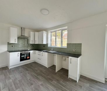 3 bedroom end of terrace house to rent - Photo 6