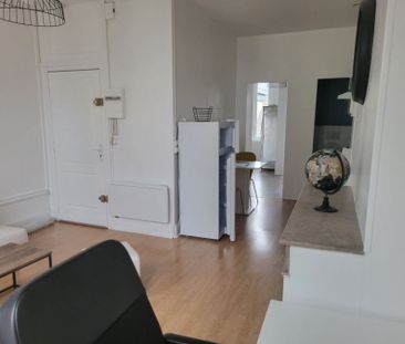 TYPE 2MEUBLE EN CENTRE VILLE - Photo 1