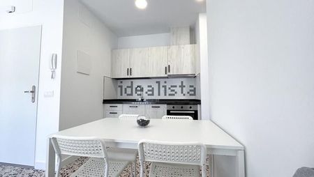 Alquiler de piso en Centro - Photo 2