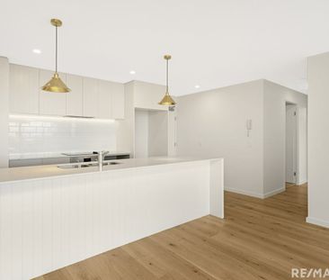 TOP-FLOOR PENTHOUSE IN PERFECT LOCATION! - Photo 5