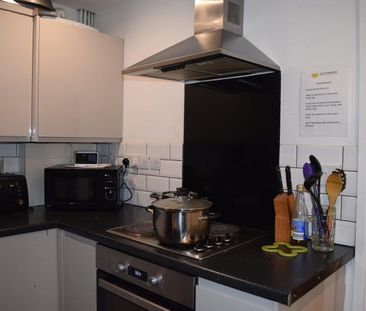 Room in a Shared House, Forster Road, SO14 - Photo 2