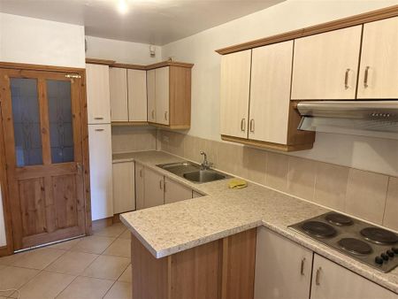 4 bedroom semi-detached house to rent - Photo 3